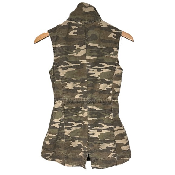 American Rag camo vest. - Picture 2 of 4